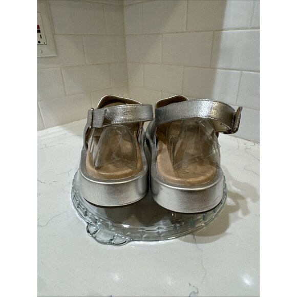 Vionic MADERA Women's Size 8 Silver Leather Sandals - Picture 3 of 12